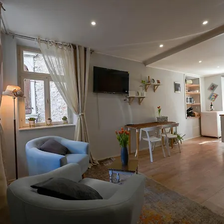 Ave Maria Apartment *