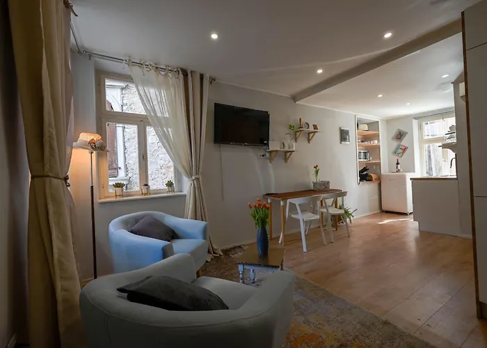 Ave Maria דירה *